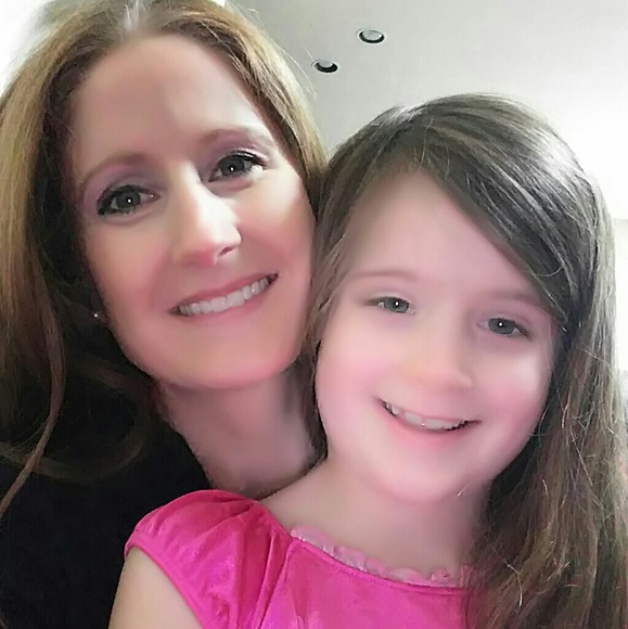 Meet your Posher, Erica - Picture 2 of 10